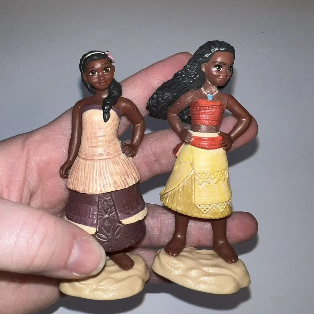 Disney Moana Island Figurine Set Family with Moana Maui Chief Tui and Sina